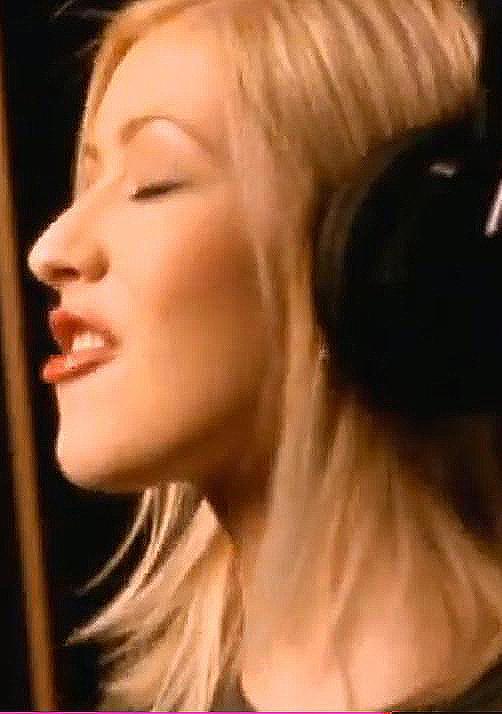 Christina Aguilera: So Emotional (Music Video)