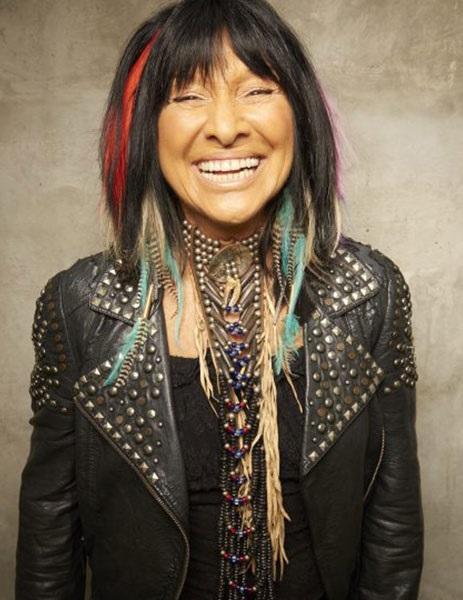 Buffy Sainte-Marie: Carry It On